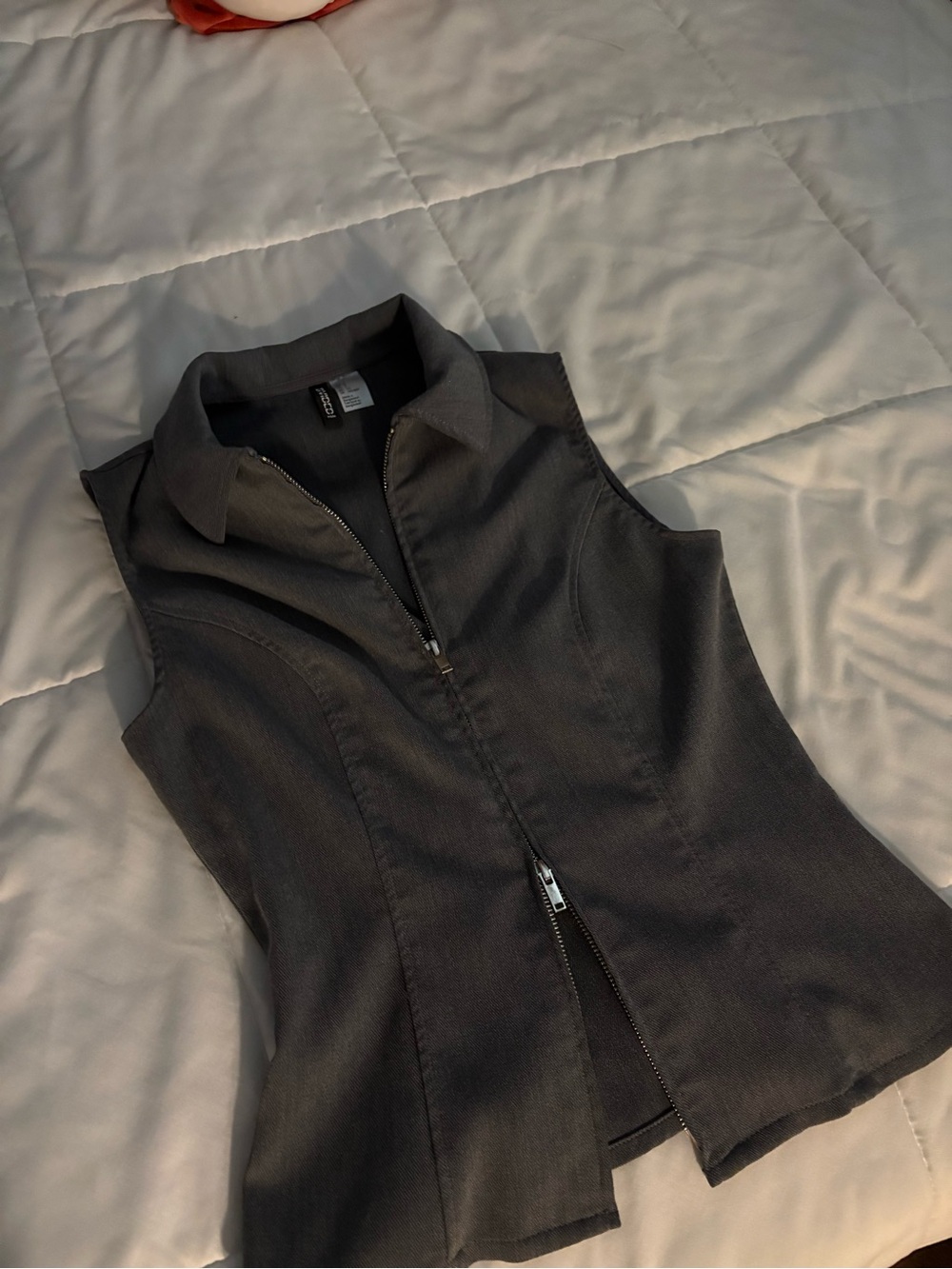 Sleeveless Zip-Front Women's Top - Grey